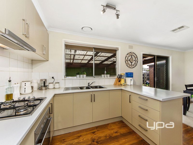 Photo - 12 Opala Court, Kings Park VIC 3021 - Image 4