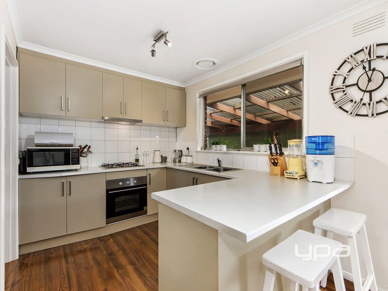 Photo - 12 Opala Court, Kings Park VIC 3021 - Image 5