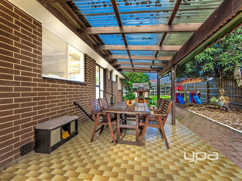 Photo - 12 Opala Court, Kings Park VIC 3021 - Image 11