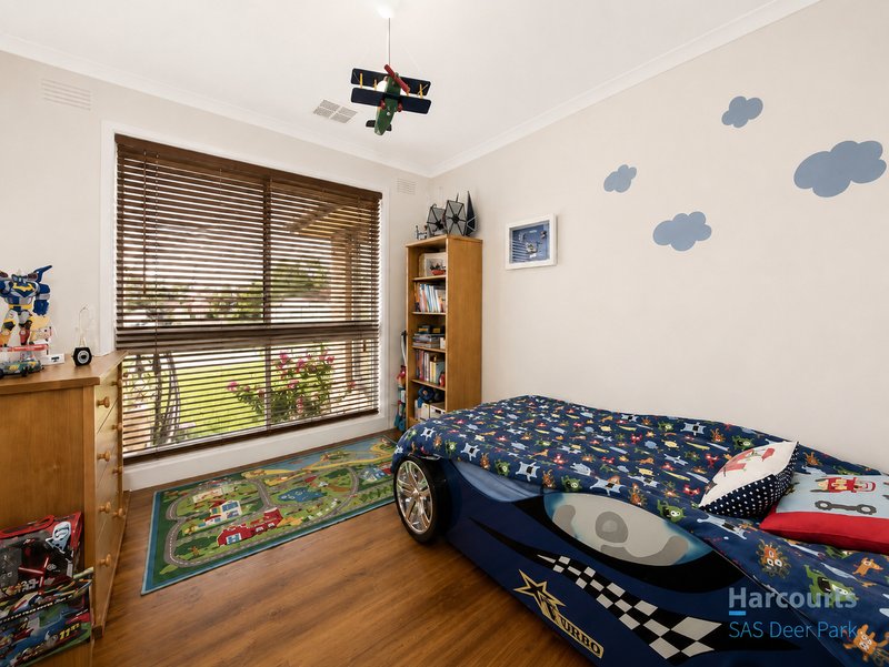 Photo - 12 Opala Court, Kings Park VIC 3021 - Image 9