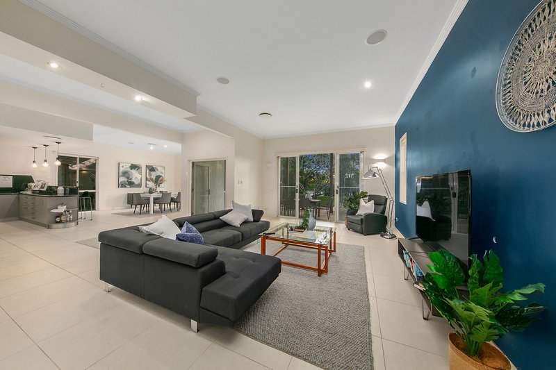 Photo - 12 Oriana Crescent, Yeronga QLD 4104 - Image 5