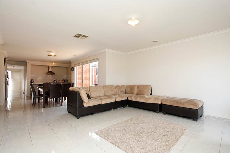 Photo - 12 Ormonde Esplanade, Melton West VIC 3337 - Image 4