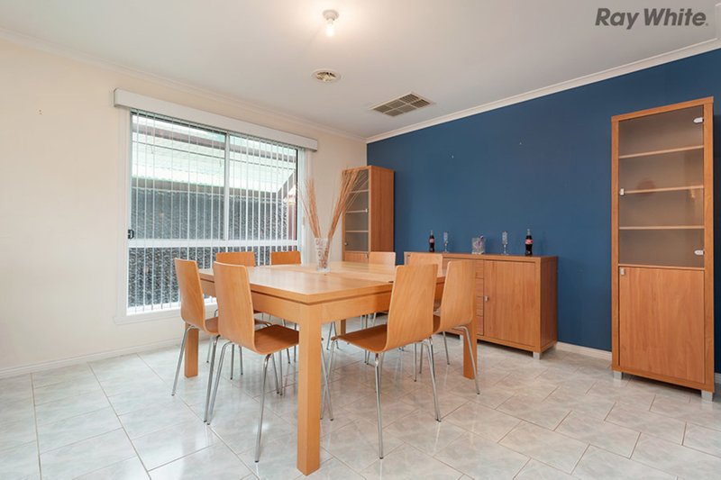 Photo - 12 Oxford Court, Sydenham VIC 3037 - Image 7