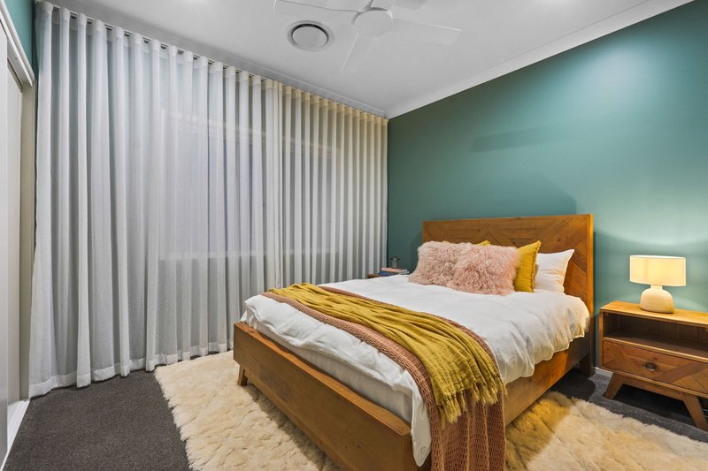 Photo - 12 Paisley Place, Spring Mountain QLD 4300 - Image 12