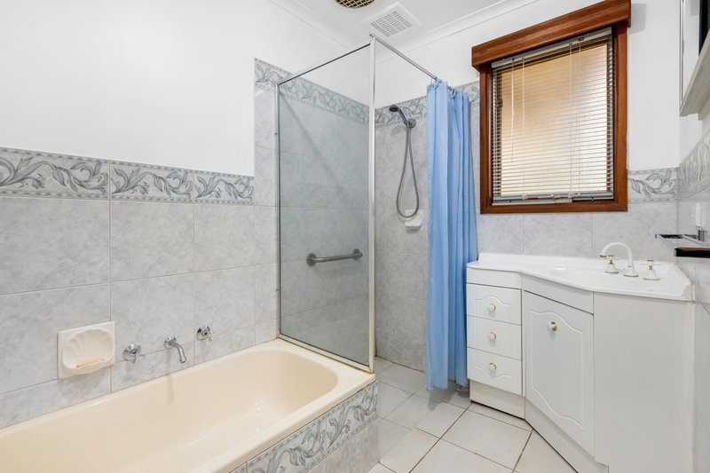 Photo - 12 Palari Crescent, Munno Para SA 5115 - Image 16