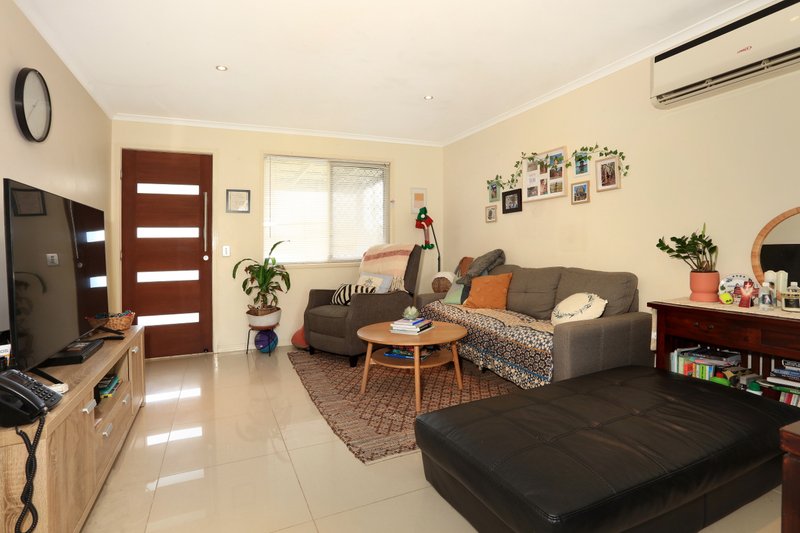 Photo - 12 Panache Street, Molendinar QLD 4214 - Image 3