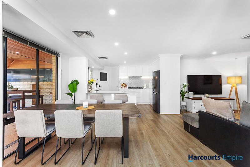 Photo - 12 Paradise Grove, Atwell WA 6164 - Image 5