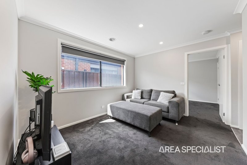 Photo - 12 Parakeet Street, Clyde North VIC 3978 - Image 12