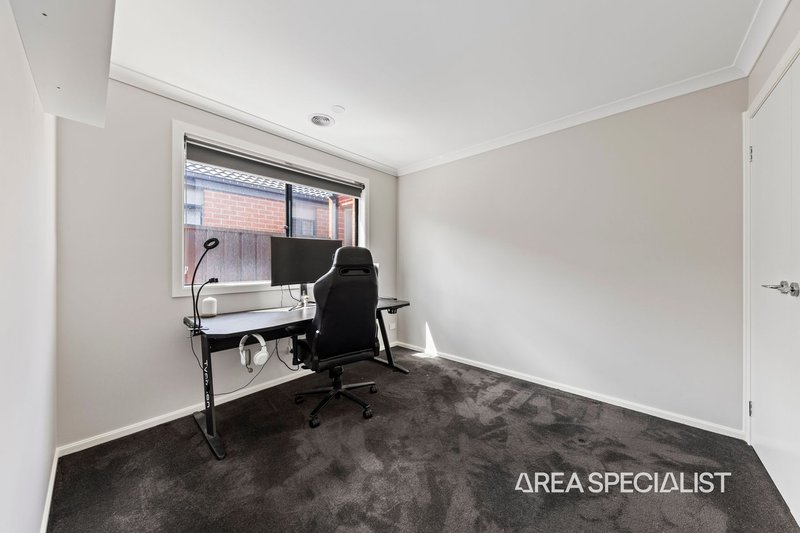 Photo - 12 Parakeet Street, Clyde North VIC 3978 - Image 15