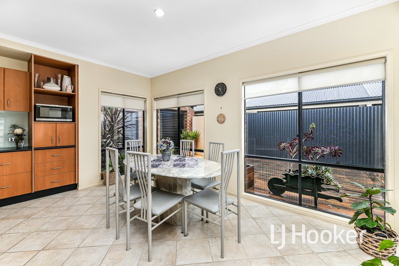 Photo - 12 Park City Drive, Lynbrook VIC 3975 - Image 7