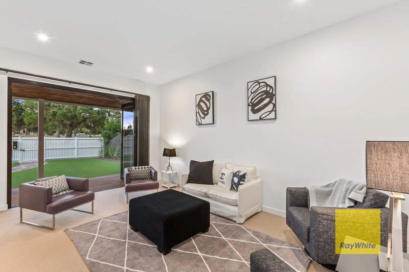 Photo - 12 Park Crescent, South Geelong VIC 3220 - Image 3