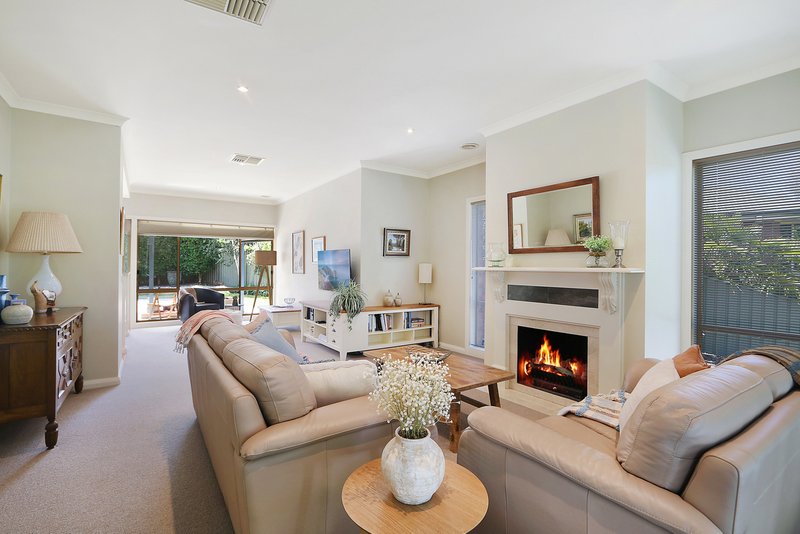 Photo - 12 Park Lane, Wodonga VIC 3690 - Image 2