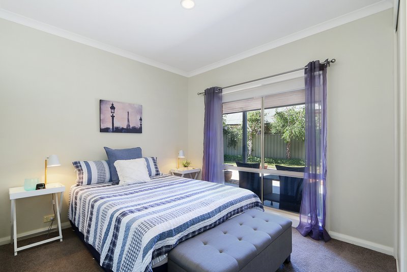 Photo - 12 Park Lane, Wodonga VIC 3690 - Image 12