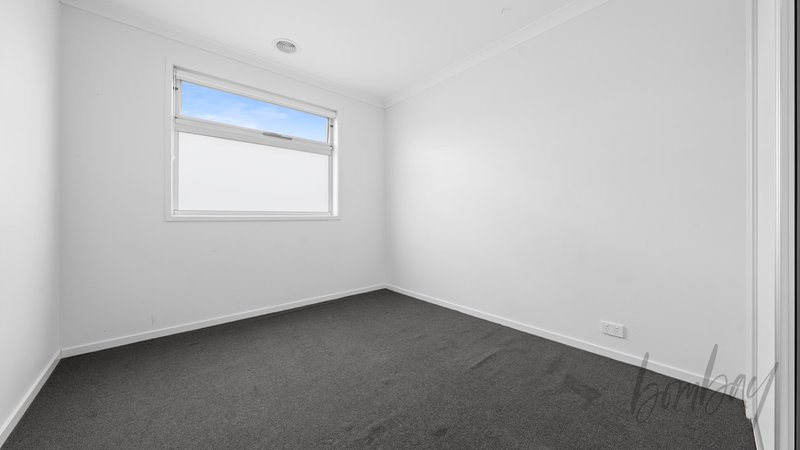 Photo - 12 Parkforest Walk, Craigieburn VIC 3064 - Image 10