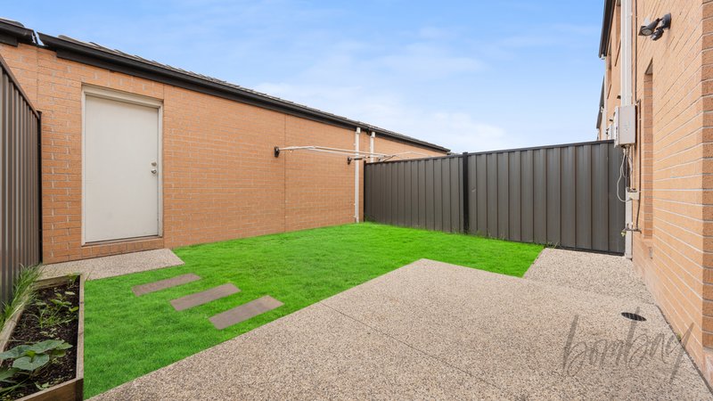 Photo - 12 Parkforest Walk, Craigieburn VIC 3064 - Image 16