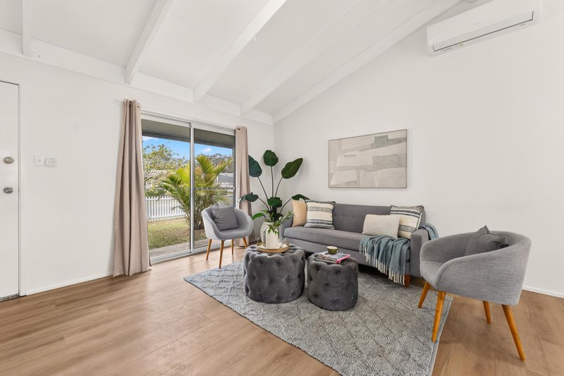 Photo - 12 Parkland Court, Eagleby QLD 4207 - Image 3