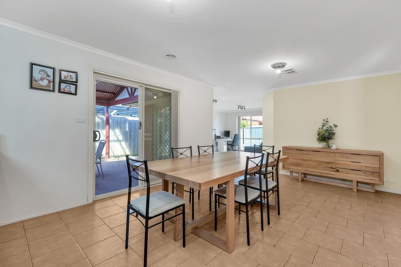 Photo - 12 Parklea Way, Tarneit VIC 3029 - Image 9