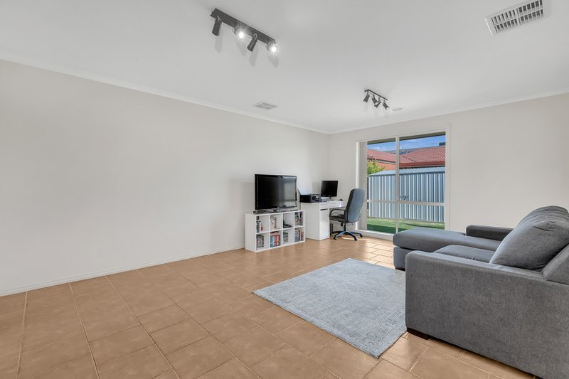 Photo - 12 Parklea Way, Tarneit VIC 3029 - Image 10