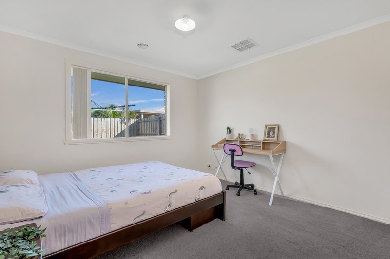 Photo - 12 Parklea Way, Tarneit VIC 3029 - Image 11