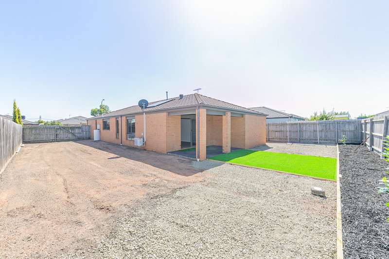 Photo - 12 Parklink Drive, Cranbourne East VIC 3977 - Image 2