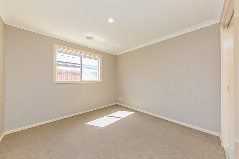 Photo - 12 Parklink Drive, Cranbourne East VIC 3977 - Image 10