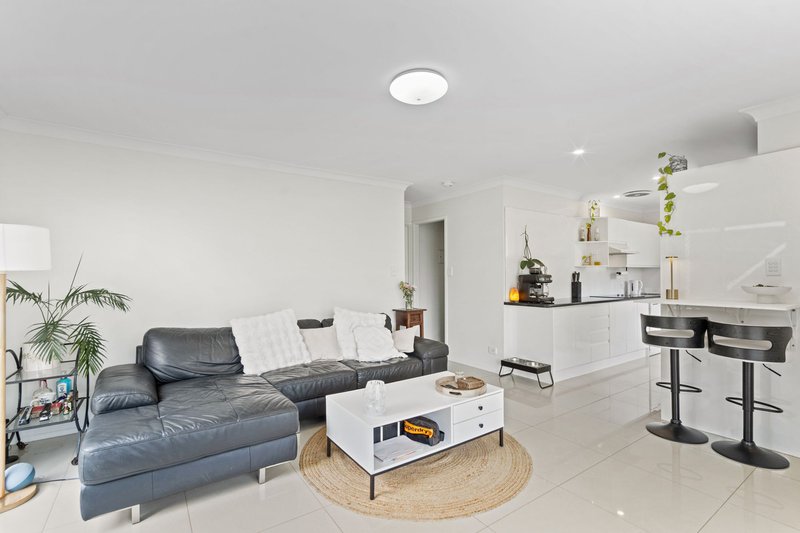 Photo - 1/2 Parkridge Drive, Molendinar QLD 4214 - Image 5