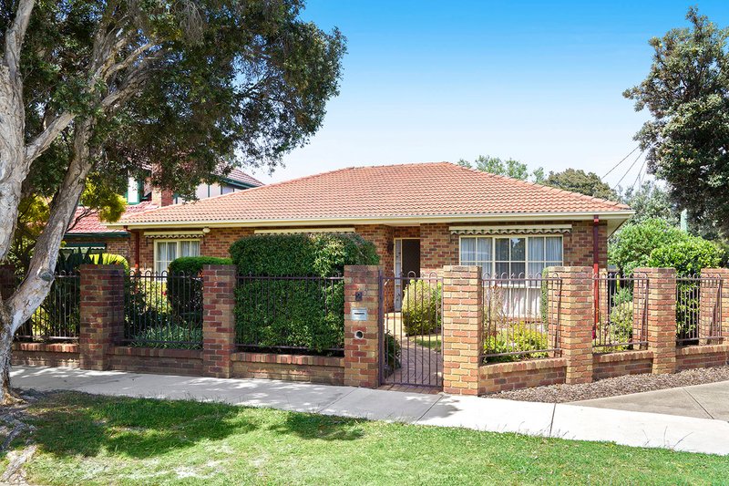 Photo - 1/2 Parkside Street, Beaumaris VIC 3193 - Image 11