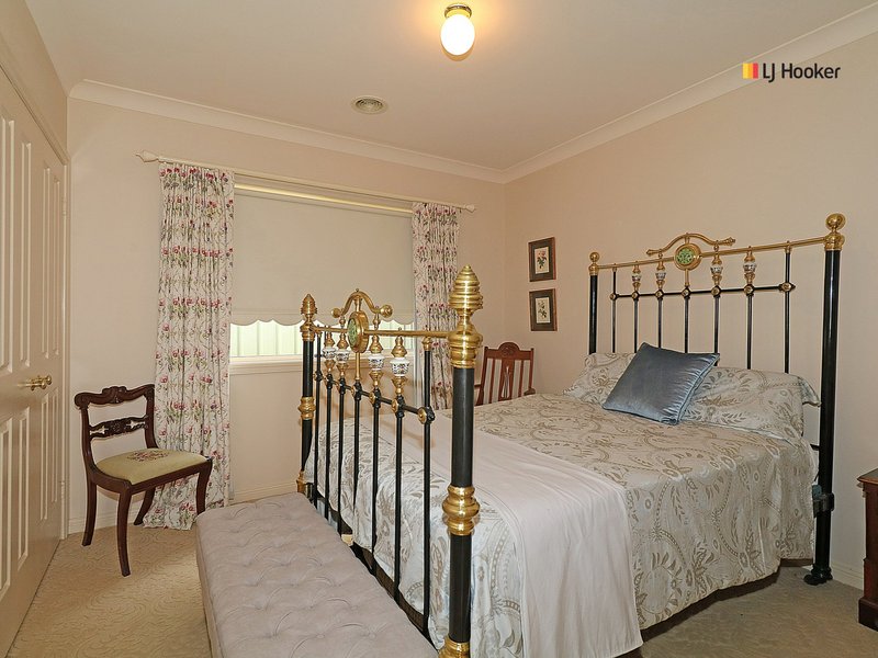 Photo - 12 Patamba Street, Kooringal NSW 2650 - Image 11