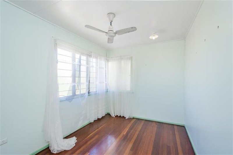 Photo - 12 Paterson Street, West Gladstone QLD 4680 - Image 10