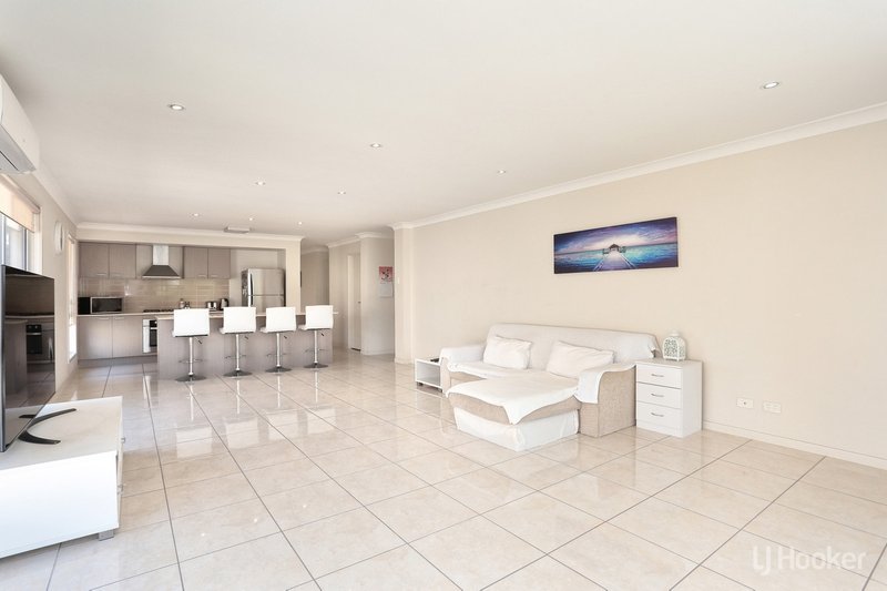 Photo - 12 Pectoral Place, Banksia Beach QLD 4507 - Image 9