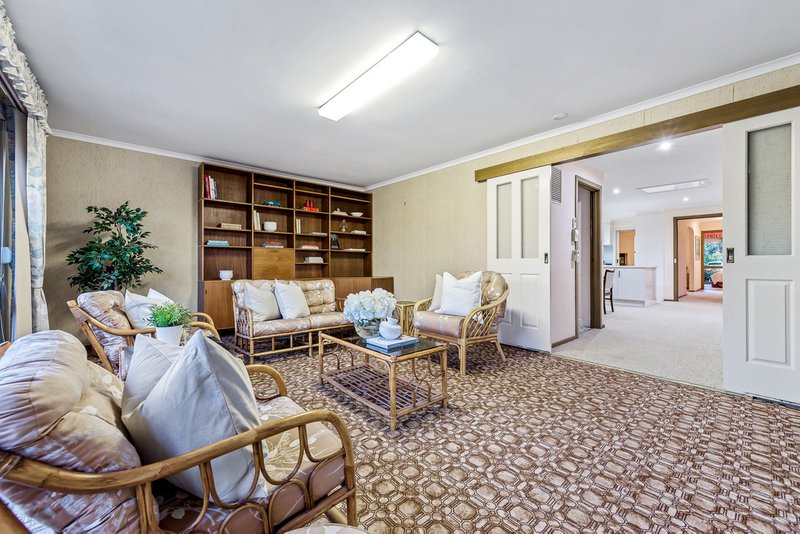 Photo - 12 Penington Street, Glen Waverley VIC 3150 - Image 6