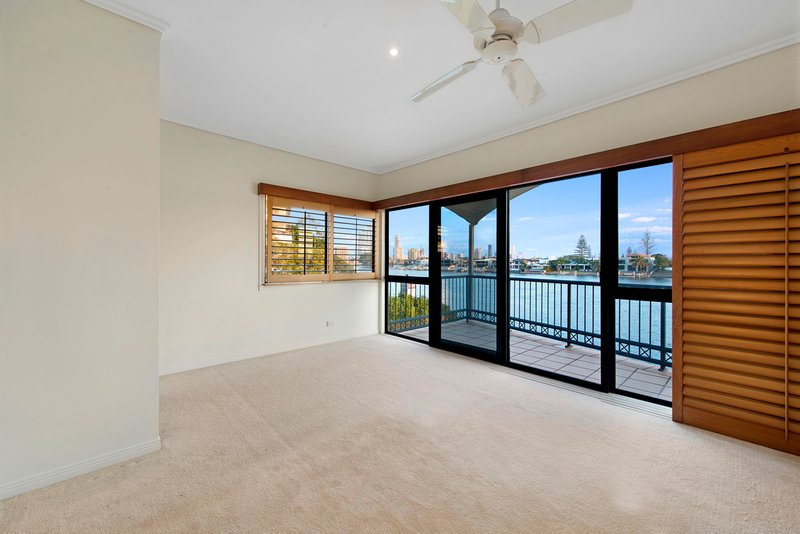 Photo - 1/2 Peninsular Drive, Surfers Paradise QLD 4217 - Image 16