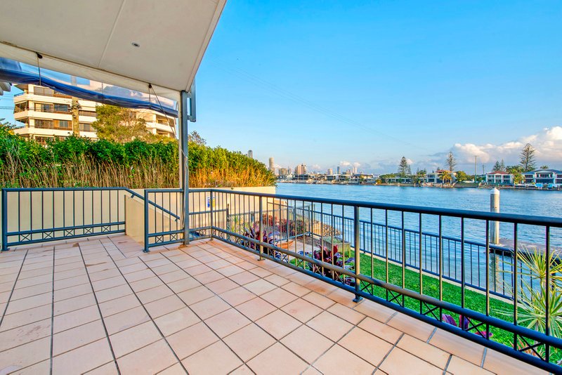 Photo - 1/2 Peninsular Drive, Surfers Paradise QLD 4217 - Image 22