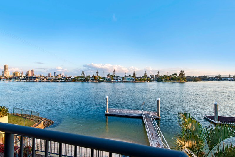 Photo - 1/2 Peninsular Drive, Surfers Paradise QLD 4217 - Image 26