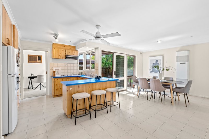 Photo - 12 Penrith Crescent, Bundoora VIC 3083 - Image 6