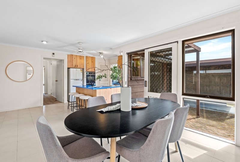 Photo - 12 Penrith Crescent, Bundoora VIC 3083 - Image 7