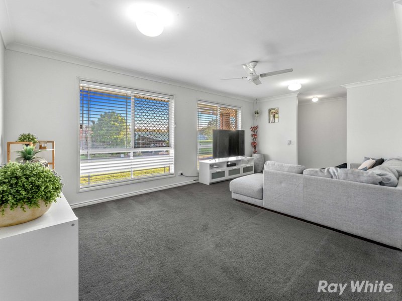 Photo - 12 Peppercorn Place, Flinders View QLD 4305 - Image 3