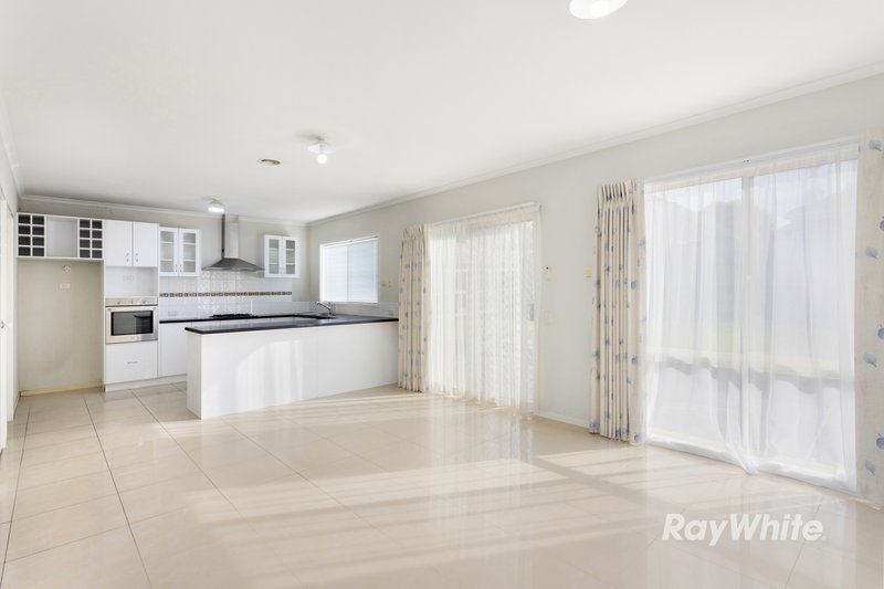 Photo - 12 Perth Street, Murrumbeena VIC 3163 - Image 6