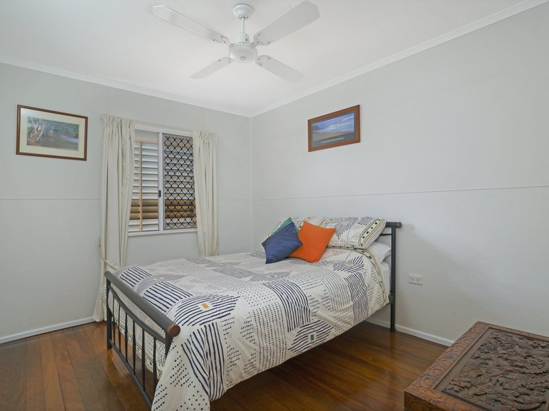 Photo - 12 Pevny Street, Salisbury QLD 4107 - Image 15