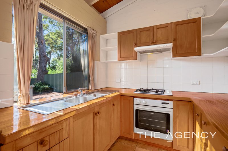 Photo - 12 Phillip Grove, Kalamunda WA 6076 - Image 2