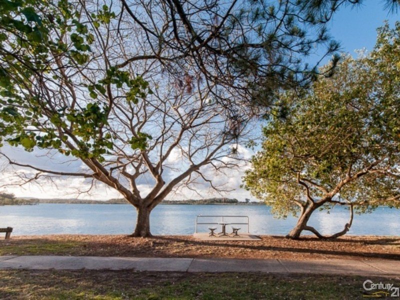 Photo - 1/2 Picnic Point Esplanade, Maroochydore QLD 4558 - Image 4