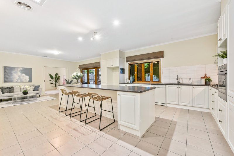 Photo - 12 Piermont Drive, Berwick VIC 3806 - Image 5