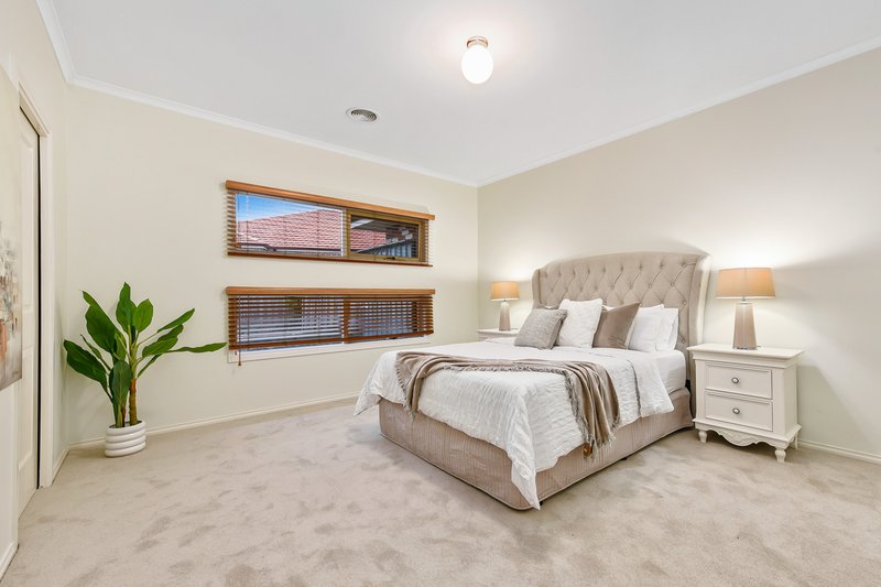 Photo - 12 Piermont Drive, Berwick VIC 3806 - Image 10