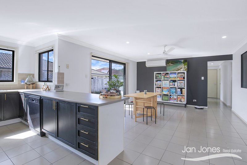 Photo - 12 Pinegrove Street, Morayfield QLD 4506 - Image 4