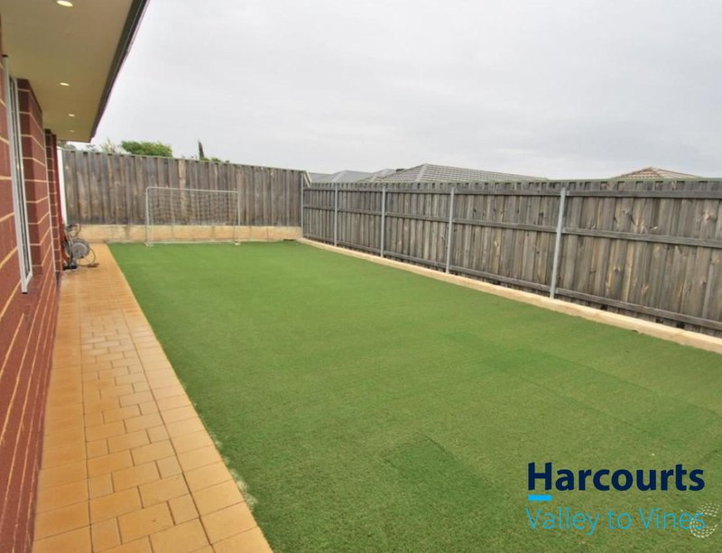 Photo - 12 Pineroo Terrace, Ellenbrook WA 6069 - Image 13