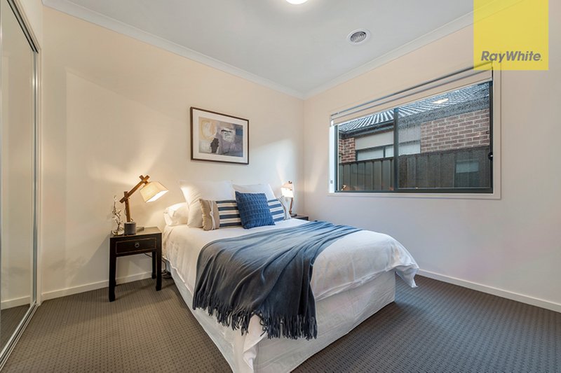 Photo - 12 Pioneer Street, Craigieburn VIC 3064 - Image 10