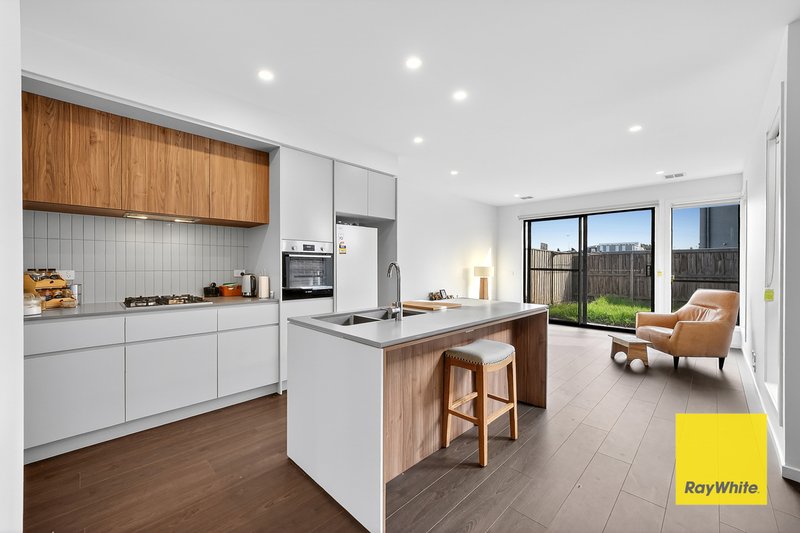 Photo - 12 Plains Circuit, Aintree VIC 3336 - Image 3
