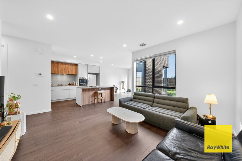 Photo - 12 Plains Circuit, Aintree VIC 3336 - Image 4