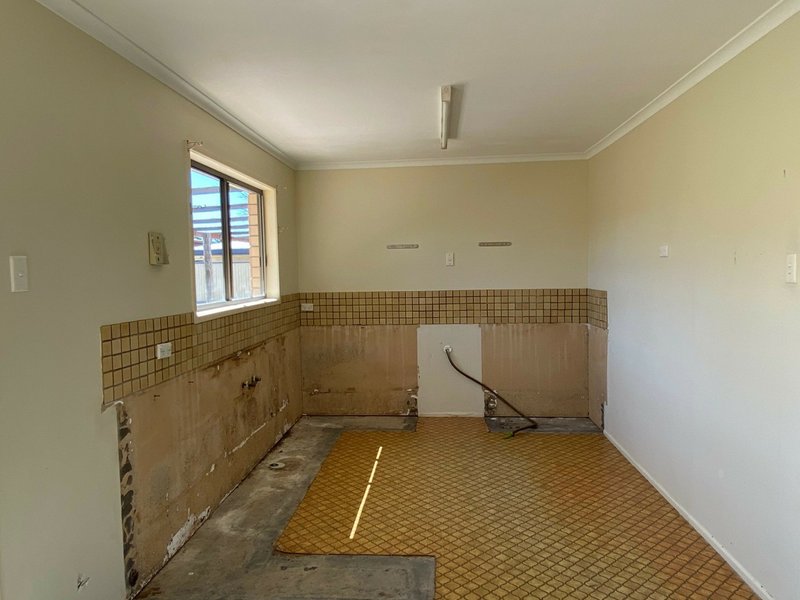 Photo - 12 Pleasant Avenue, Tannum Sands QLD 4680 - Image 3