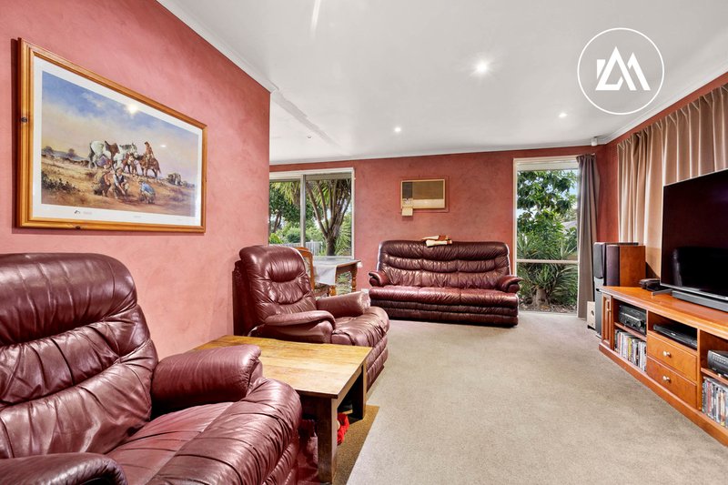 Photo - 12 Plover Close, Frankston VIC 3199 - Image 3